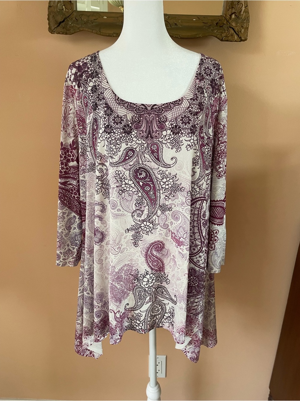 Comfy Floral Poly Paisley Scoop-Neck Loose Fit Top in Purple and Cream 3X